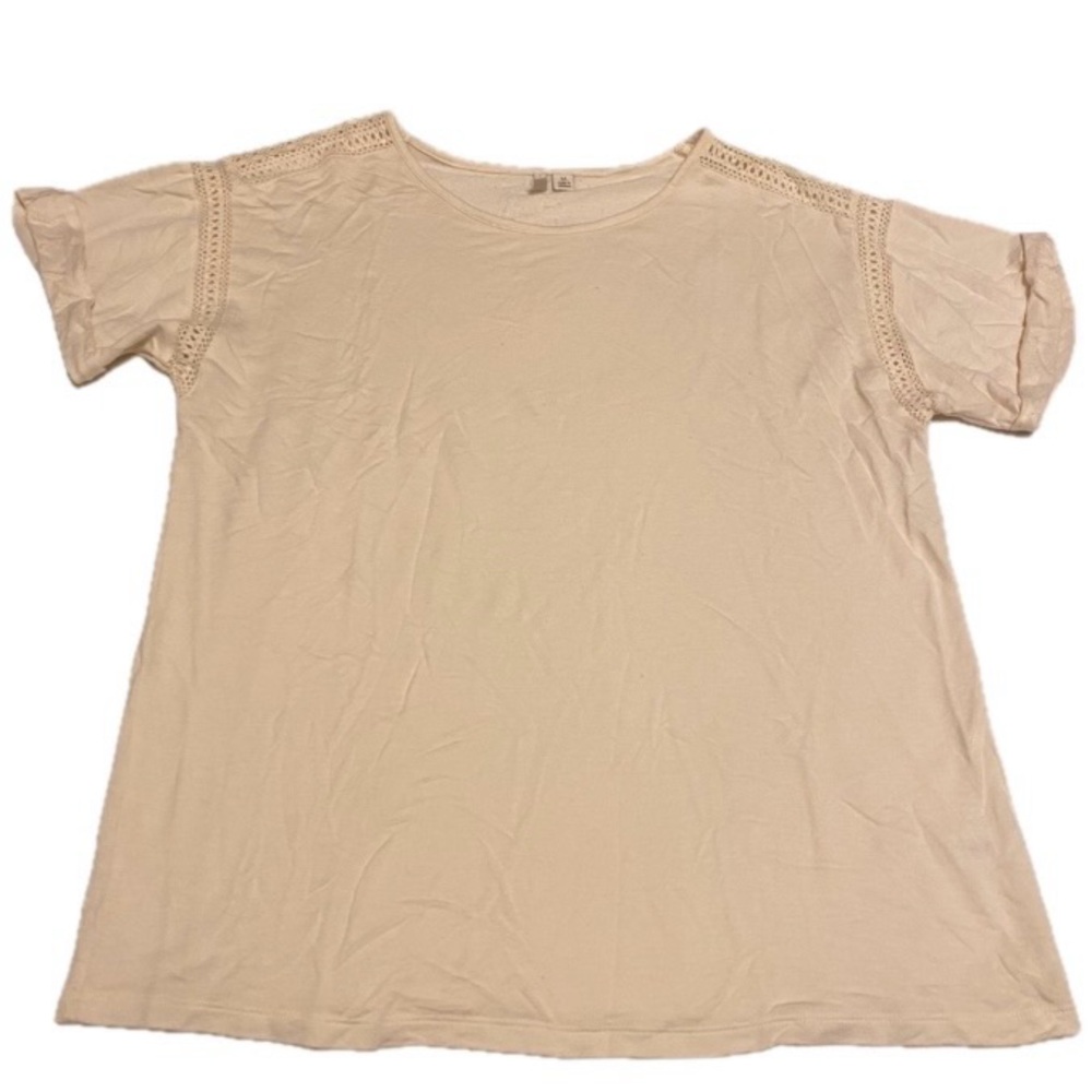 Cato Women’s Medium Off White Short Sleeve Blouse with Cutout Shoulder Design